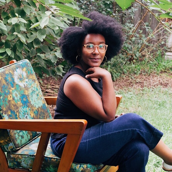 Meet your Posher, Yolandra - Picture 2 of 6